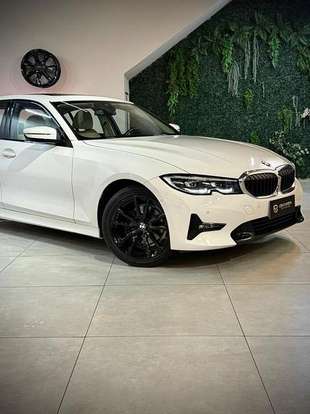 BMW-320i-2021