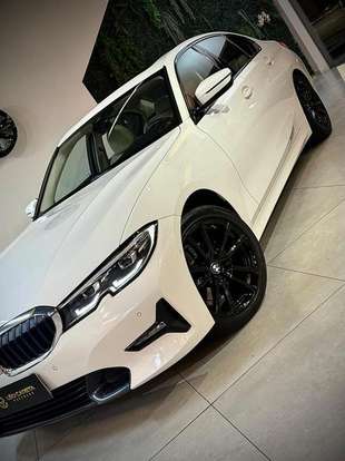 BMW-320i-2021