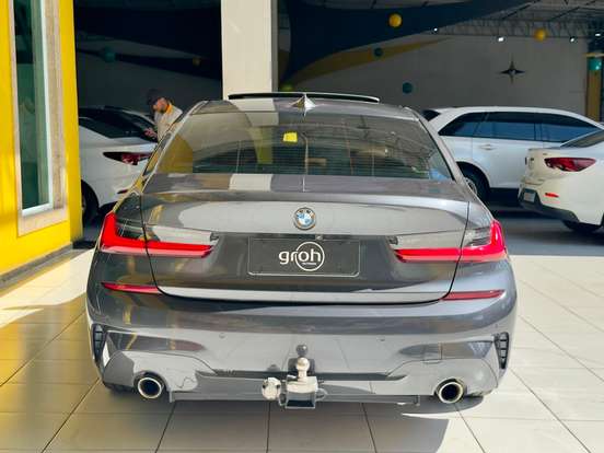 BMW-320i-2020