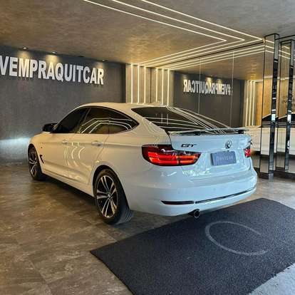 BMW-320i-2016