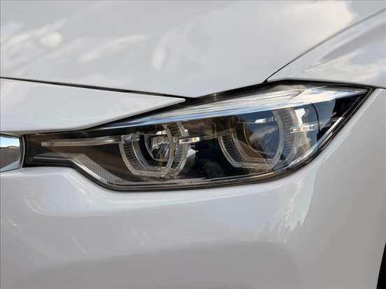 BMW-320i-2016
