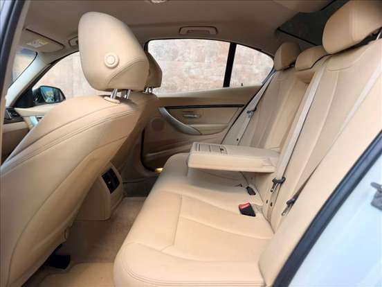 BMW-320i-2016