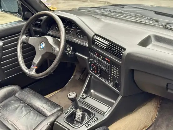 BMW-325i-1986