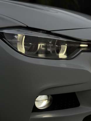BMW-328i-2017