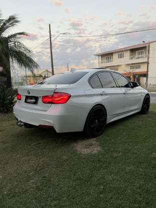 BMW-328i-2017