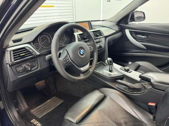 BMW-328i-2012