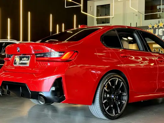 BMW-330e-2023