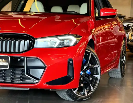 BMW-330e-2023