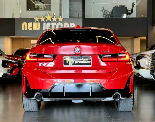 BMW-330e-2023