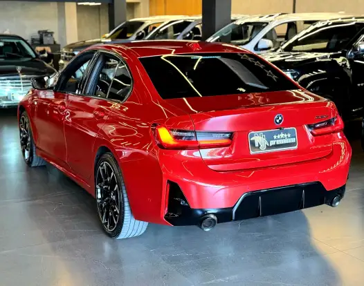 BMW-330e-2023