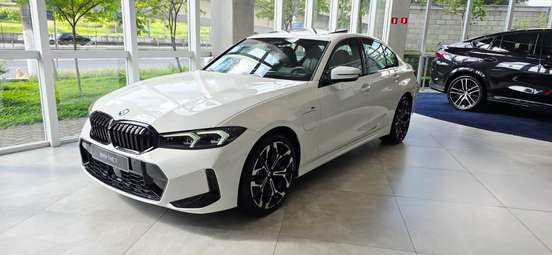 BMW-330e-2025