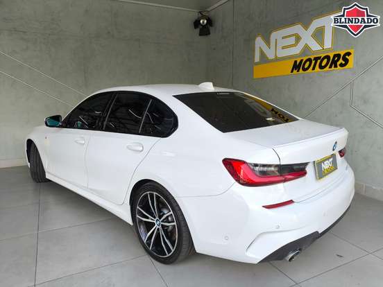 BMW-330i-2019