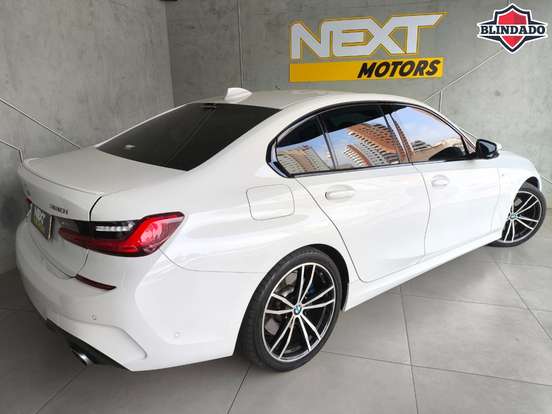 BMW-330i-2019