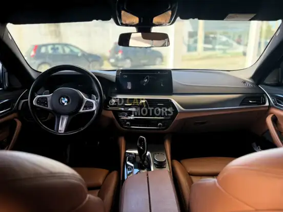 BMW-530e-2020