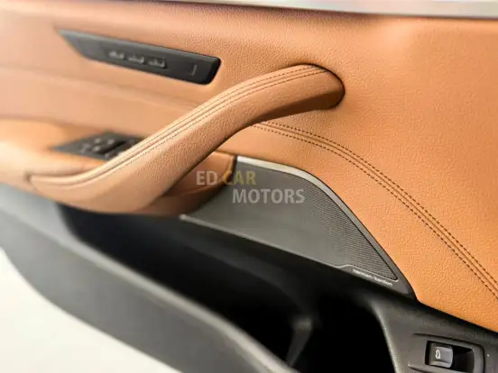 BMW-530e-2020