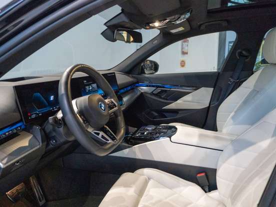 BMW-530e-2024