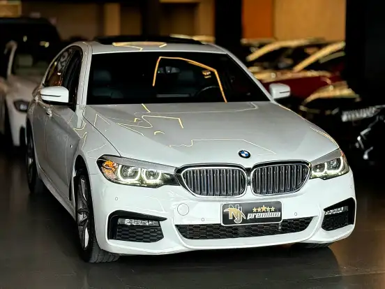 BMW-530i-2.0 16V TURBO GASOLINA M SPORT AUTOMÁTICO BMW-530i-2017