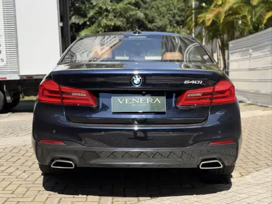 BMW-540i-2018