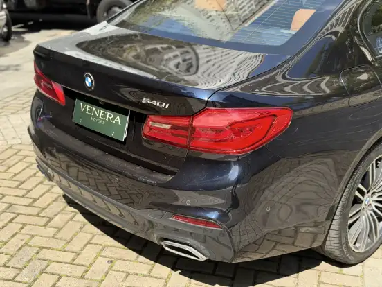 BMW-540i-3.0 24V TURBO GASOLINA M SPORT AUTOMÁTICO BMW-540i-2018