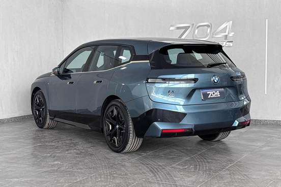 BMW-iX-2024