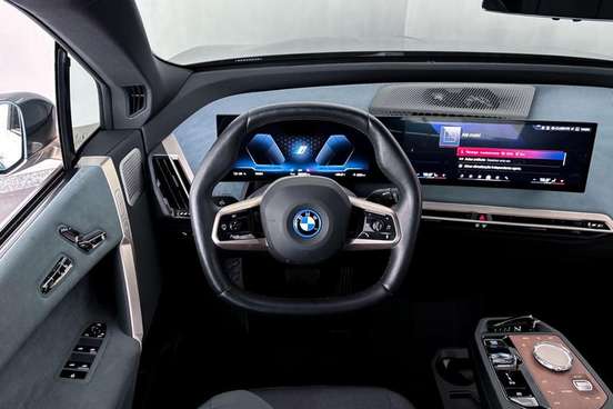 BMW-iX-2024