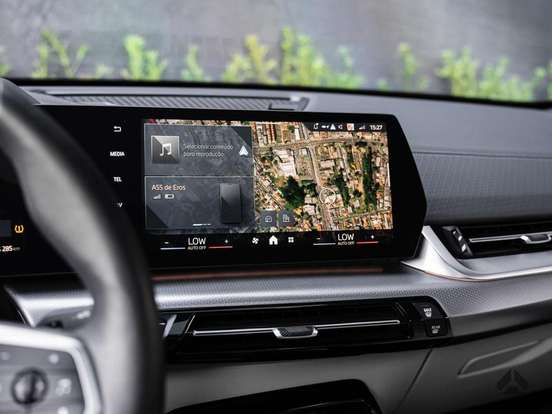 BMW-iX2-2025