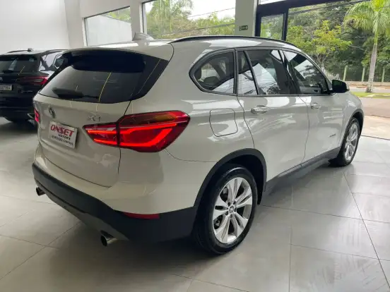 BMW-X1-2.0 16V TURBO ACTIVEFLEX SDRIVE20I 4P AUTOMÁTICO BMW-X1-2017