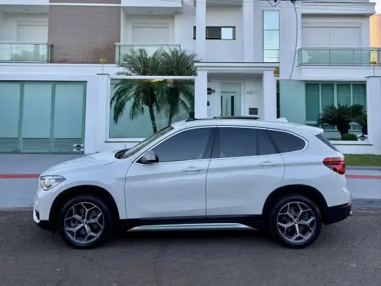 BMW-X1-2.0 16V TURBO ACTIVEFLEX SDRIVE20I X-LINE 4P AUTOMÁTICO BMW-X1-2019