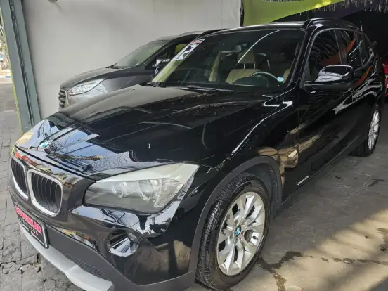 BMW-X1-2.0 18I S-DRIVE 4X2 16V GASOLINA 4P AUTOMÁTICO BMW-X1-2011