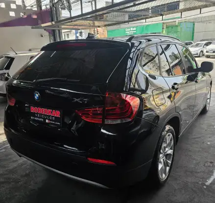 BMW-X1-2011