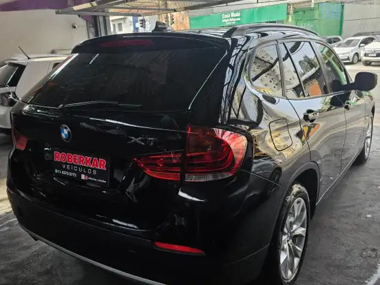 BMW-X1-2.0 18I S-DRIVE 4X2 16V GASOLINA 4P AUTOMÁTICO BMW-X1-2011