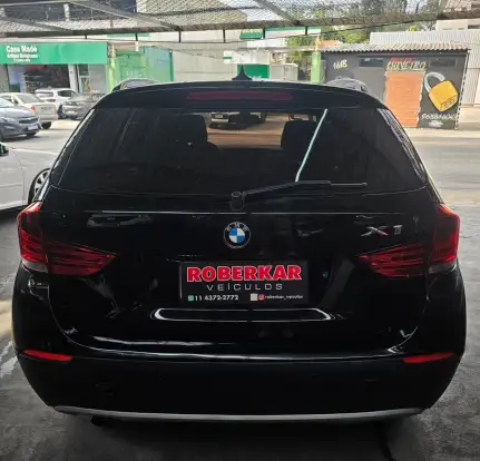 BMW-X1-2011