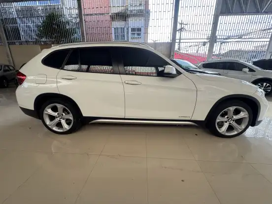 BMW-X1-2.0 18I S-DRIVE 4X2 16V GASOLINA 4P AUTOMÁTICO BMW-X1-2014