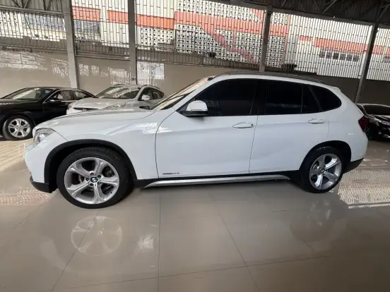 BMW-X1-2.0 18I S-DRIVE 4X2 16V GASOLINA 4P AUTOMÁTICO BMW-X1-2014