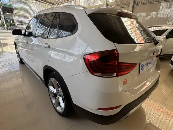 BMW-X1-2.0 18I S-DRIVE 4X2 16V GASOLINA 4P AUTOMÁTICO BMW-X1-2014