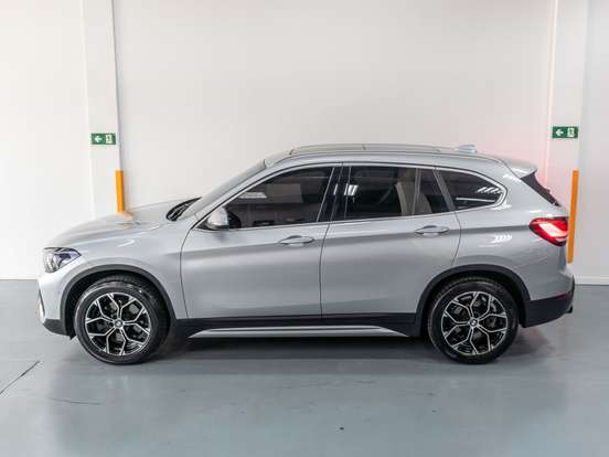 BMW-X1-2021