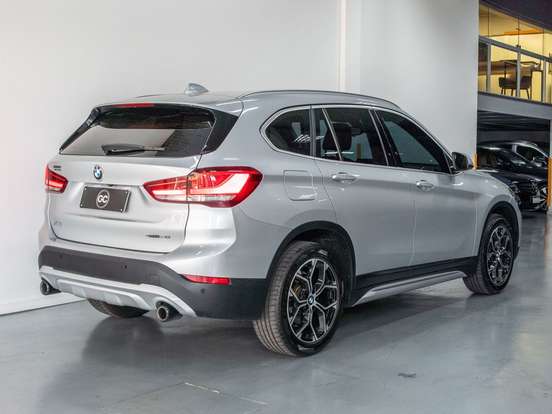 BMW-X1-2.0 16V TURBO ACTIVEFLEX SDRIVE20I X-LINE 4P AUTOMÁTICO BMW-X1-2021