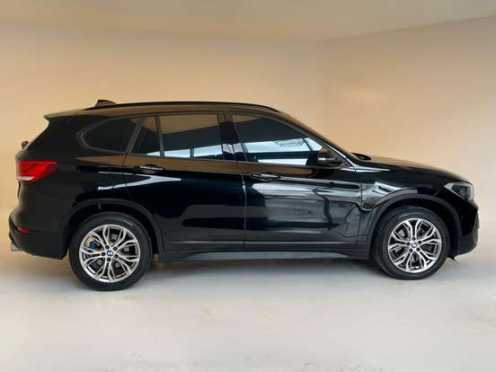 BMW-X1-2.0 16V TURBO ACTIVEFLEX SDRIVE20I X-LINE 4P AUTOMÁTICO BMW-X1-2020