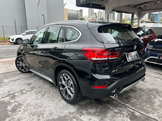 BMW-X1-2.0 16V TURBO ACTIVEFLEX SDRIVE20I X-LINE 4P AUTOMÁTICO BMW-X1-2021