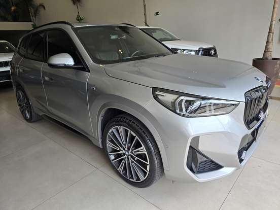 BMW-X1-2024