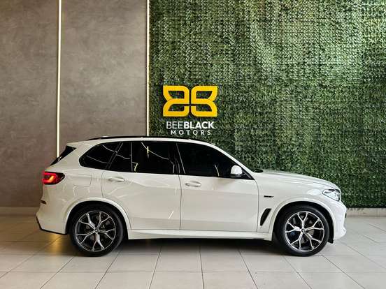 BMW-X5-2022