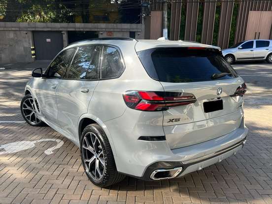 BMW-X5-2025