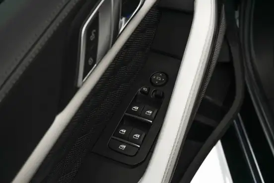 BMW-X6-2021