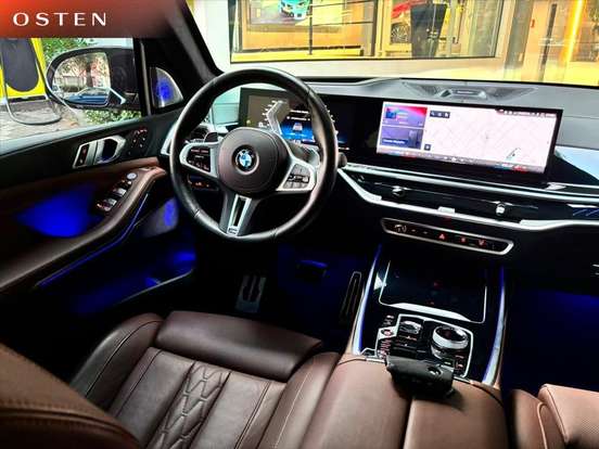 BMW-X7-2024