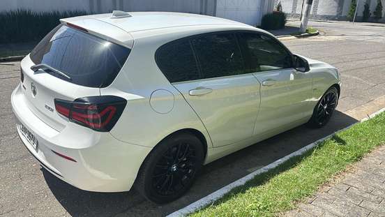 BMW-120i-2015