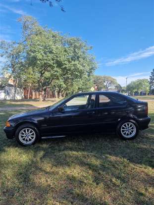 BMW-318i-1994
