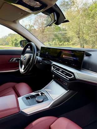 BMW-320i-2023