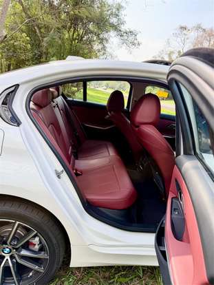 BMW-320i-2023