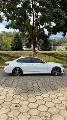 BMW-320i-2020
