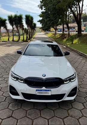 BMW-320i-2020